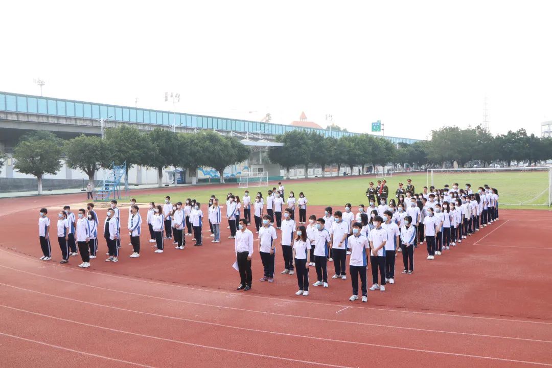 五四青年节升旗仪式 leyu乐鱼中国体育官网供图.jpg