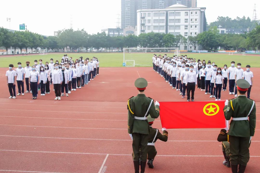 全体奏唱共青团团歌 leyu乐鱼中国体育官网供图.jpg